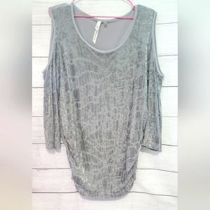 Euc Gray Velvety cold shoulder XL